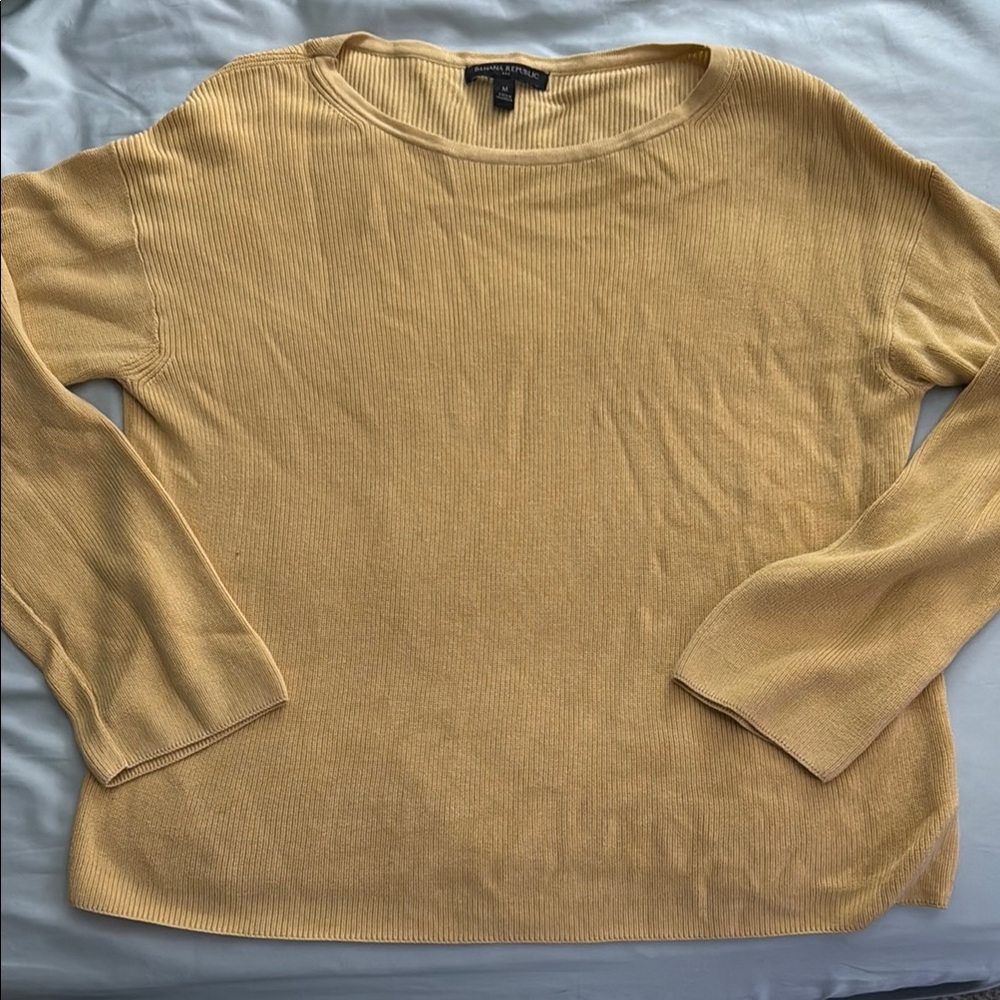 Banana Republic Women’s Sweater - Medium
